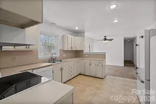 6721 Alanbrook Rd, Charlotte, NC 28215 - Photo 11