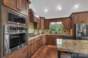 334 Willow Top Ln, Lake Lure, NC 28746 - Photo 11