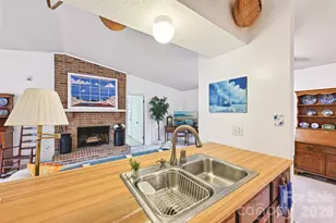 7633 Holly Hill Rd, Charlotte, NC 28227 - Photo 11