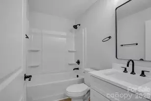 402 Deaton St, Statesville, NC 28677 - Photo 15