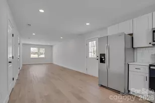 402 Deaton St, Statesville, NC 28677 - Photo 5