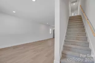 402 Deaton St, Statesville, NC 28677 - Photo 9