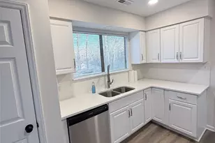 10129 Rockwood Rd, Charlotte, NC 28215 - Photo 23