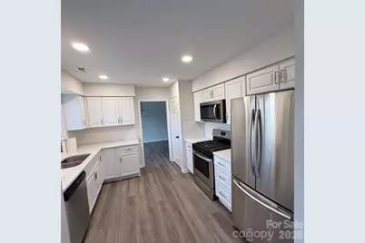 10129 Rockwood Road, Charlotte, NC 28215 - Photo 9