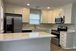 7667 Petrea Ln, Charlotte, NC 28227 - Photo 7