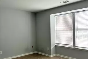 1624 Arlyn Cir, Charlotte, NC 28213 - Photo 3