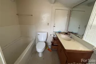 318 E Sumter St, Shelby, NC 28150 - Photo 5