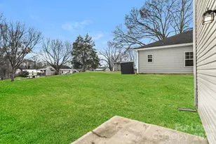 523 Locust St, Kannapolis, NC 28081 - Photo 17
