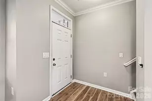 526 E 9th St, Charlotte, NC 28202 - Photo 3