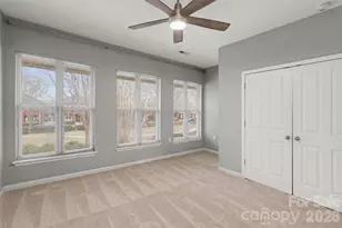 526 E 9th St, Charlotte, NC 28202 - Photo 17