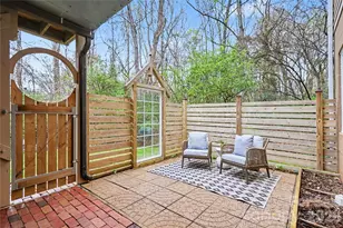 901 Shady Bluff Dr, Charlotte, NC 28211 - Photo 35