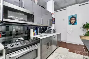 505 E 6th St, Charlotte, NC 28202 - Photo 7