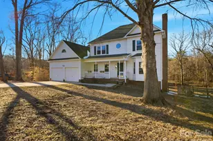 109 Elk Ct, Mount Holly, NC 28120 - Photo 3