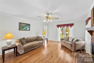 1347 Meadow Lakes Rd, Rock Hill, SC 29732 - Photo 5