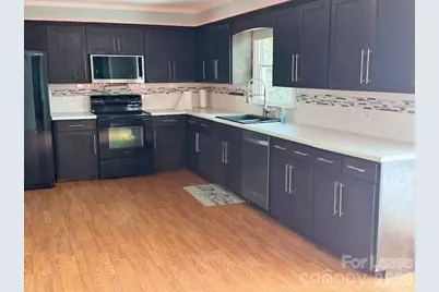 9113 Mountain Aire Circle, Charlotte, NC 28214 - Photo 3