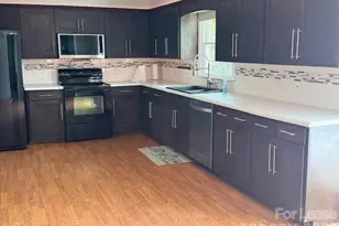 9113 Mountain Aire Cir, Charlotte, NC 28214 - Photo 3