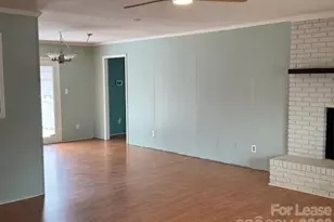 9113 Mountain Aire Cir, Charlotte, NC 28214 - Photo 7