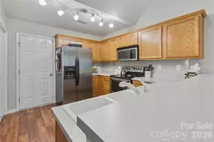 5830 Shining Oak Ln, Charlotte, NC 28269 - Photo 19