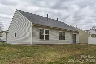 5830 Shining Oak Ln, Charlotte, NC 28269 - Photo 3