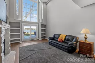 18525 Vineyard Point Ln, Cornelius, NC 28031 - Photo 9