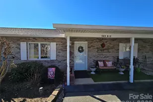 505 2nd St Pl NE, Conover, NC 28613 - Photo 1