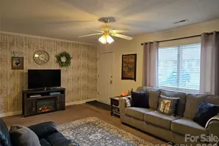 505 2nd St Pl NE, Conover, NC 28613 - Photo 5