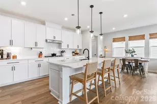 5730 Clear Creek Ln, Charlotte, NC 28215 - Photo 3