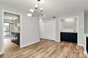 7931 Charter Oak Ln, Charlotte, NC 28226 - Photo 9