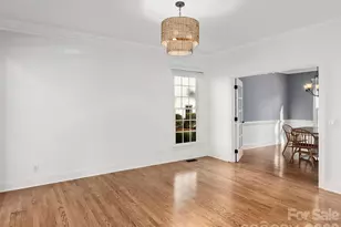 906 Woodvine Rd, Asheville, NC 28803 - Photo 5