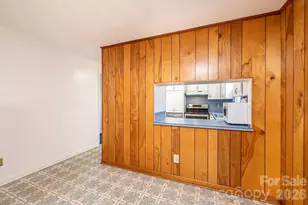 1005 2nd St SE, Conover, NC 28613 - Photo 9