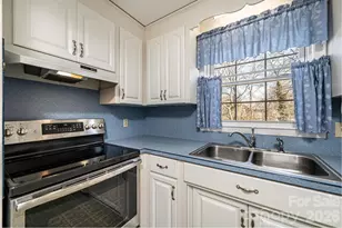 1005 2nd St SE, Conover, NC 28613 - Photo 13