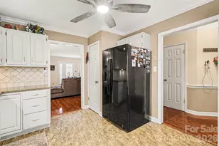 313 Wisteria Ln, Kannapolis, NC 28083 - Photo 7