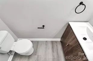 7929 Charter Oak Ln, Charlotte, NC 28226 - Photo 17