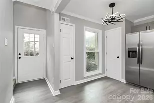 7929 Charter Oak Ln, Charlotte, NC 28226 - Photo 3