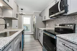 7929 Charter Oak Ln, Charlotte, NC 28226 - Photo 5