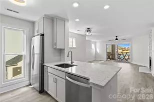 18729 Vineyard Point Ln, Cornelius, NC 28031 - Photo 11