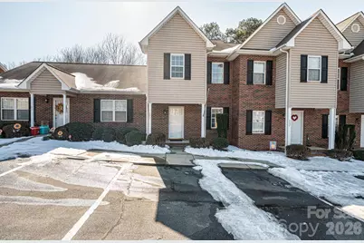 2222 15th Avenue NE, Hickory, NC 28601 - Photo 3