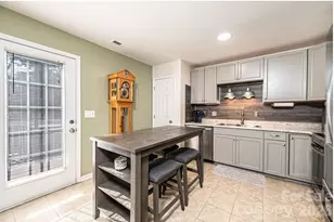 2222 15th Ave NE, Hickory, NC 28601 - Photo 7