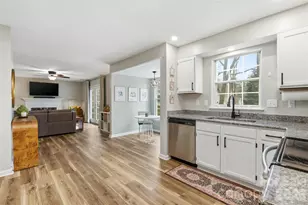 12208 Woodbend Dr, Matthews, NC 28105 - Photo 11