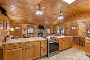 264 Moonbeam Ln, Clyde, NC 28721 - Photo 11