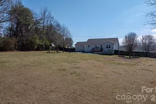 3842 E Maiden Rd, Maiden, NC 28650 - Photo 29