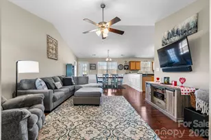 3842 E Maiden Rd, Maiden, NC 28650 - Photo 5