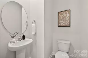 760 14th Ave Ct NE, Hickory, NC 28601 - Photo 3