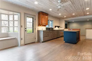 21 Pine Tree Cir, Asheville, NC 28804 - Photo 9