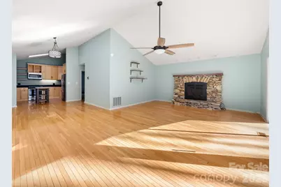 138 Woodhaven Drive, Hendersonville, NC 28739 - Photo 7