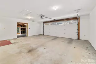 138 Woodhaven Dr, Hendersonville, NC 28739 - Photo 23