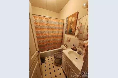 110 E Price Street, Hendersonville, NC 28739 - Photo 29