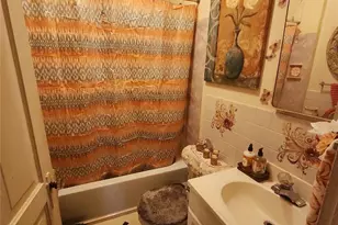 110 E Price St, Hendersonville, NC 28739 - Photo 29