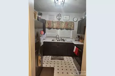 110 E Price Street, Hendersonville, NC 28739 - Photo 9