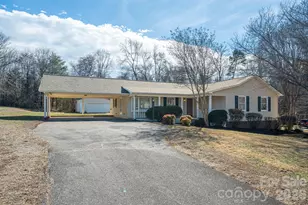 2596 Prince Dr, Lincolnton, NC 28092 - Photo 3